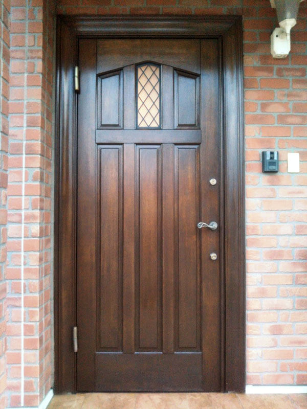 木製ドアの再塗装完了後