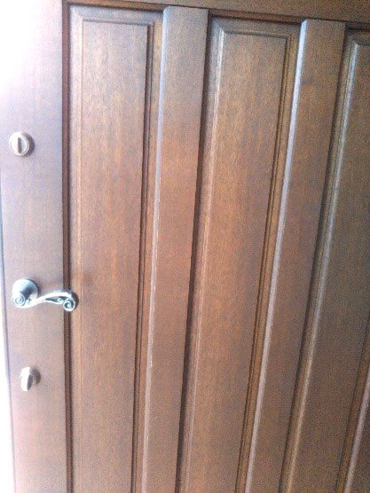 木製玄関ドア　扉の内側
