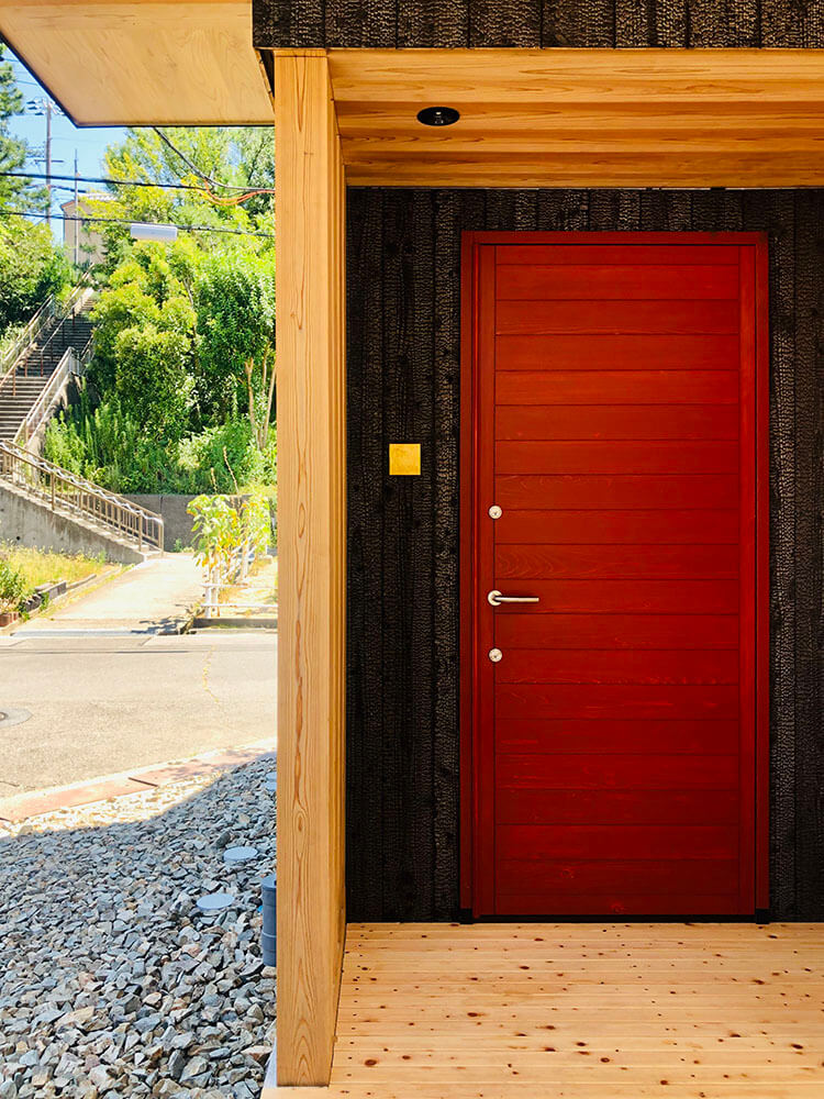 ユダ木工 おしゃれな赤い木製玄関ドア